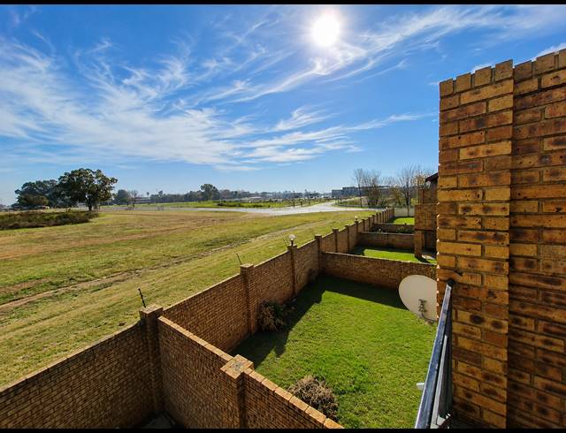 2 BEDROOM TOWNHOUSE FOR SALE IN KOOKRUS